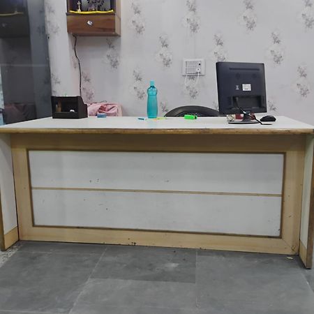 Shree Ji Hotel Greater Noida Exterior foto