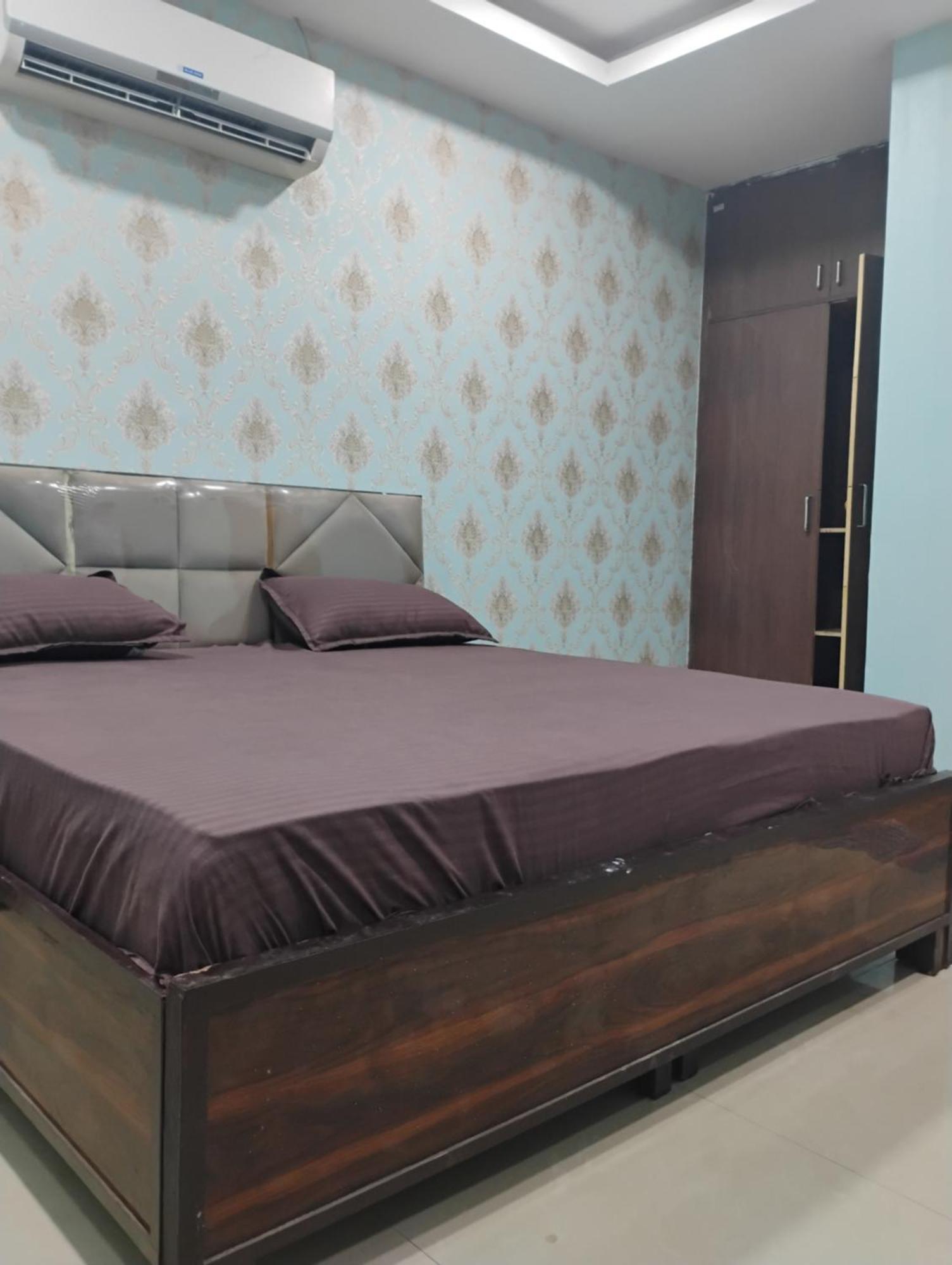 Shree Ji Hotel Greater Noida Exterior foto